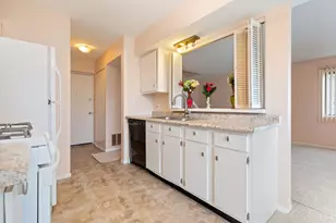 236 N Waterford Dr, Schaumburg, IL 60194 - Photo 14