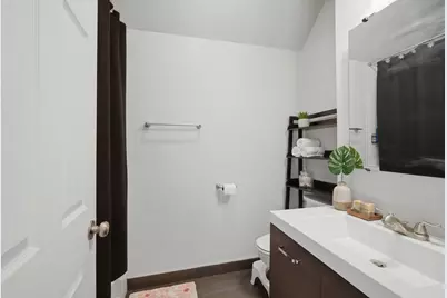 3645 W McLean Avenue #2, Chicago, IL 60647 - Photo 12