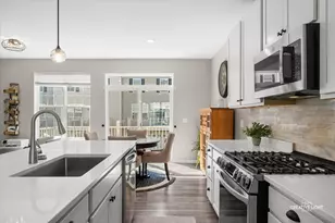 183 Lakeshore Dr, Oswego, IL 60543 - Photo 4