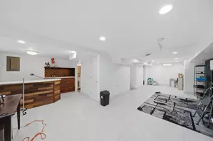 251 N Michigan Ave, Villa Park, IL 60181 - Photo 20