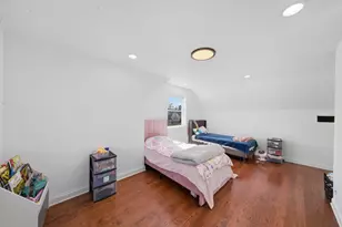 251 N Michigan Ave, Villa Park, IL 60181 - Photo 14