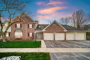 12 Aberdeen Ct, Schaumburg, IL 60194 - Photo 2