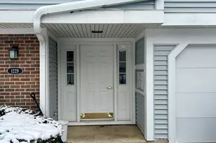 1229 Ballantrae Pl, Mundelein, IL 60060 - Photo 2