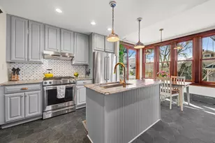 323 W Maple Ave, Libertyville, IL 60048 - Photo 18