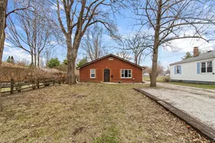 138 W 1st St, Streator, IL 61364 - Photo 4
