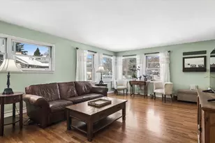 411 Pine Manor Dr, Wilmette, IL 60091 - Photo 2