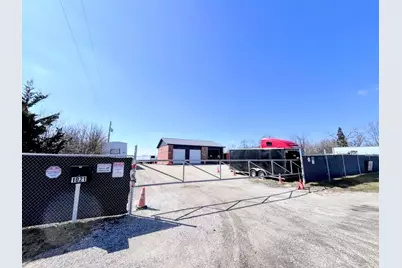 394 E Glenwood Dyer Road, Glenwood, IL 60425 - Photo 2