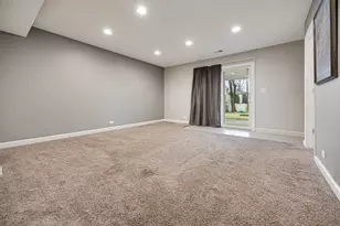 1811 Azalea Ln, Mount Prospect, IL 60056 - Photo 18