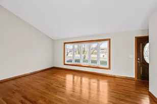 13055 W 28th St, Zion, IL 60099 - Photo 4