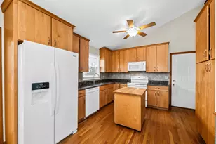 13055 W 28th St, Zion, IL 60099 - Photo 8