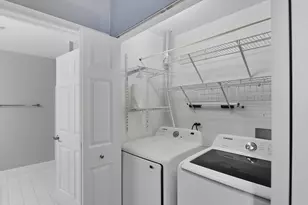 9355 Irving Park Rd, Schiller Park, IL 60176 - Photo 10