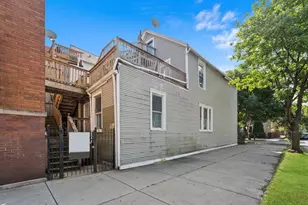 1657 N Artesian Ave, Chicago, IL 60647 - Photo 6