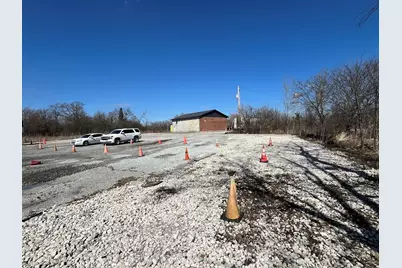 394 E Glenwood Dyer Road, Glenwood, IL 60425 - Photo 10