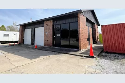 394 E Glenwood Dyer Road, Glenwood, IL 60425 - Photo 2