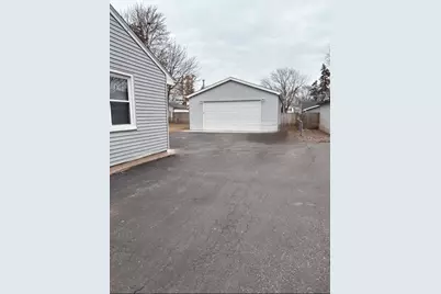 33077 Sunset Avenue N, Grayslake, IL 60030 - Photo 16