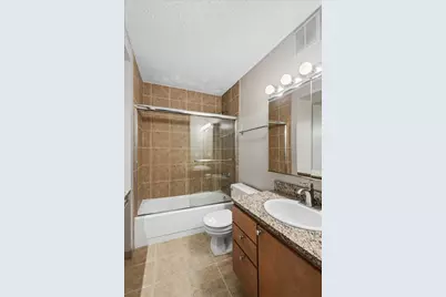 30 E Huron Street #2204, Chicago, IL 60611 - Photo 14