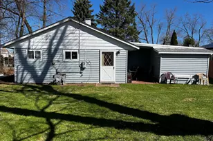 11 Helm Rd, Carpentersville, IL 60110 - Photo 2