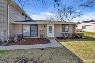 127 Fairlane Court #c, Bloomingdale, IL 60108 - Photo 2