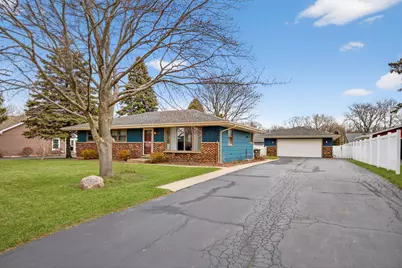 535 Thompson Avenue, Winthrop Harbor, IL 60096 - Photo 2