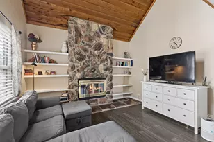 749 Shepard Ct, Gurnee, IL 60031 - Photo 2