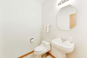 2304 Sarazen Dr, Vernon Hills, IL 60061 - Photo 14