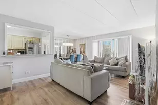 6443 Clarendon Hills Rd, Willowbrook, IL 60527 - Photo 4