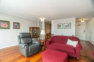 5455 N Sheridan Rd, Chicago, IL 60640 - Photo 4