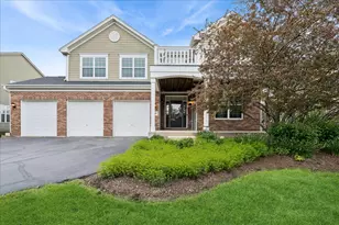 2984 Shamrock Cir, Elgin, IL 60124 - Photo 2