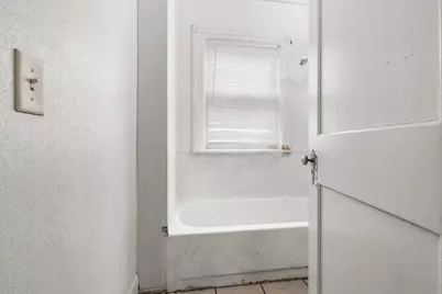 610 S Horace Avenue, Rockford, IL 61102 - Photo 10