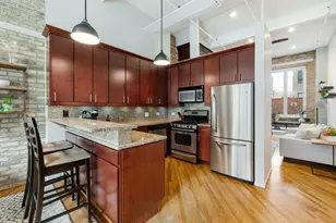 601 Linden Pl, Evanston, IL 60202 - Photo 4