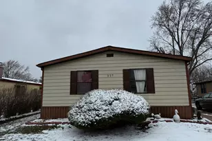 227 Blackthorn Rd, Matteson, IL 60443 - Photo 1