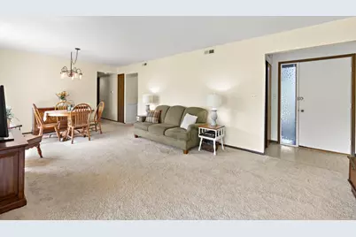 603 Waters Edge Drive #D, McHenry, IL 60050 - Photo 4