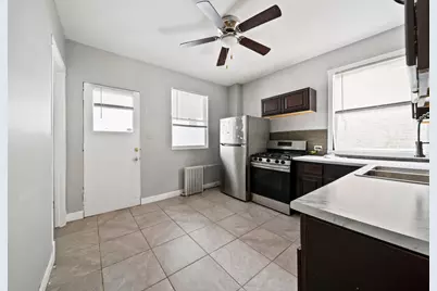 3936 W Cornelia Avenue, Chicago, IL 60618 - Photo 12