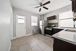 3936 W Cornelia Ave, Chicago, IL 60618 - Photo 12