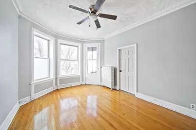 3936 W Cornelia Avenue, Chicago, IL 60618 - Photo 6