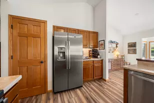 2105 Waterbury Ln W, Sycamore, IL 60178 - Photo 14