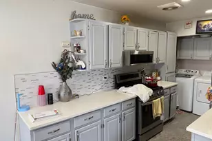 360 Meadow Ct, Vernon Hills, IL 60061 - Photo 4