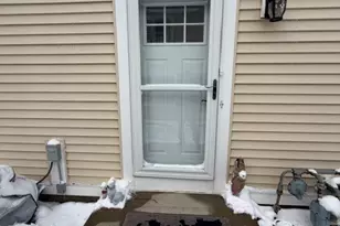 360 Meadow Ct, Vernon Hills, IL 60061 - Photo 2