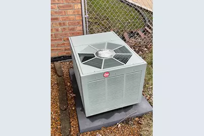 8233 S 76th Avenue, Bridgeview, IL 60455 - Photo 58