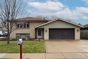8233 S 76th Ave, Bridgeview, IL 60455 - Photo 1