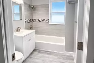 843 E Marquette Rd, Chicago, IL 60637 - Photo 4