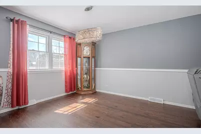 2407 Valley Drive, Lindenhurst, IL 60046 - Photo 10