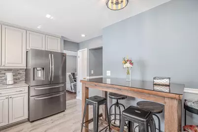 2407 Valley Drive, Lindenhurst, IL 60046 - Photo 8