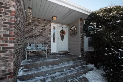 2407 Valley Drive, Lindenhurst, IL 60046 - Photo 2