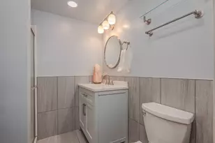 2407 Valley Dr, Lindenhurst, IL 60046 - Photo 22