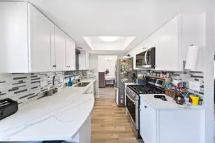 565 Edgebrook Ct, Carol Stream, IL 60188 - Photo 8