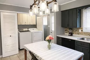 1377 Greenbay Ave, Calumet City, IL 60409 - Photo 4