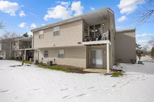 527 E Shag Bark Ln, Streamwood, IL 60107 - Photo 12