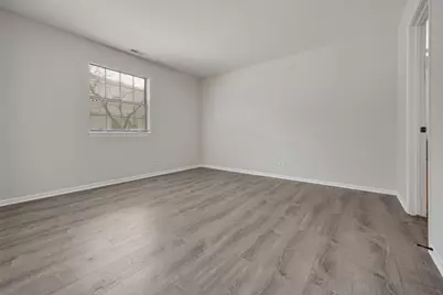 527 E Shag Bark Lane #A, Streamwood, IL 60107 - Photo 8