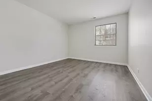 527 E Shag Bark Ln, Streamwood, IL 60107 - Photo 6